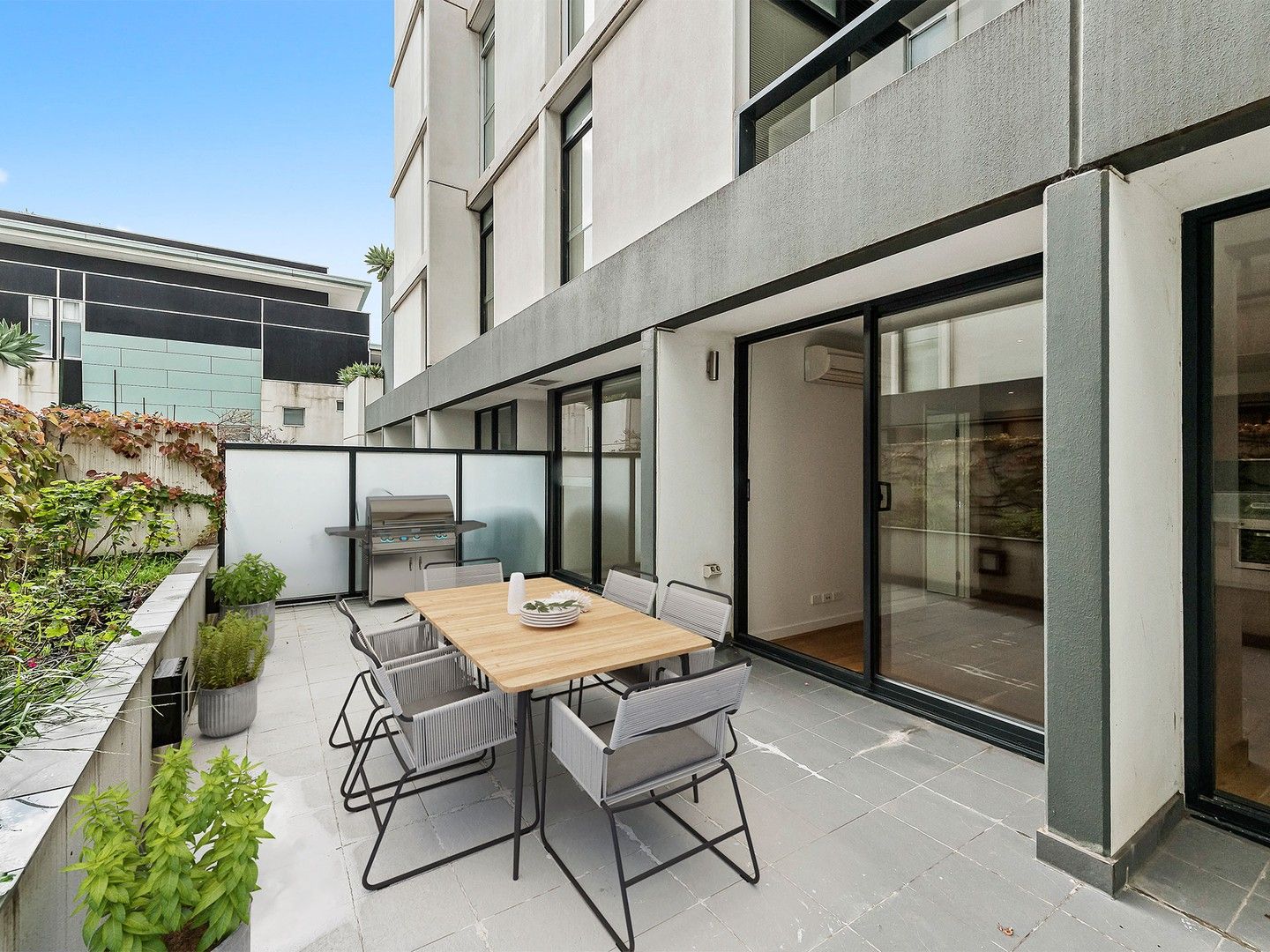 122/232242 Rouse Street, Port Melbourne VIC 3207 Apartment For Rent