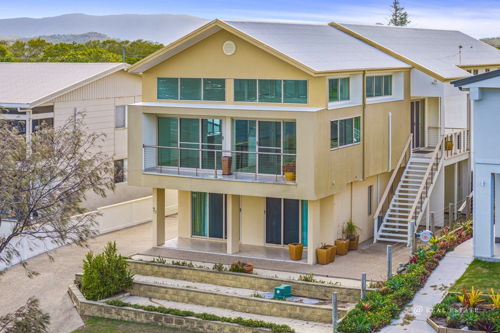 5 bedrooms House in 78 Schofield Parade KEPPEL SANDS QLD, 4702