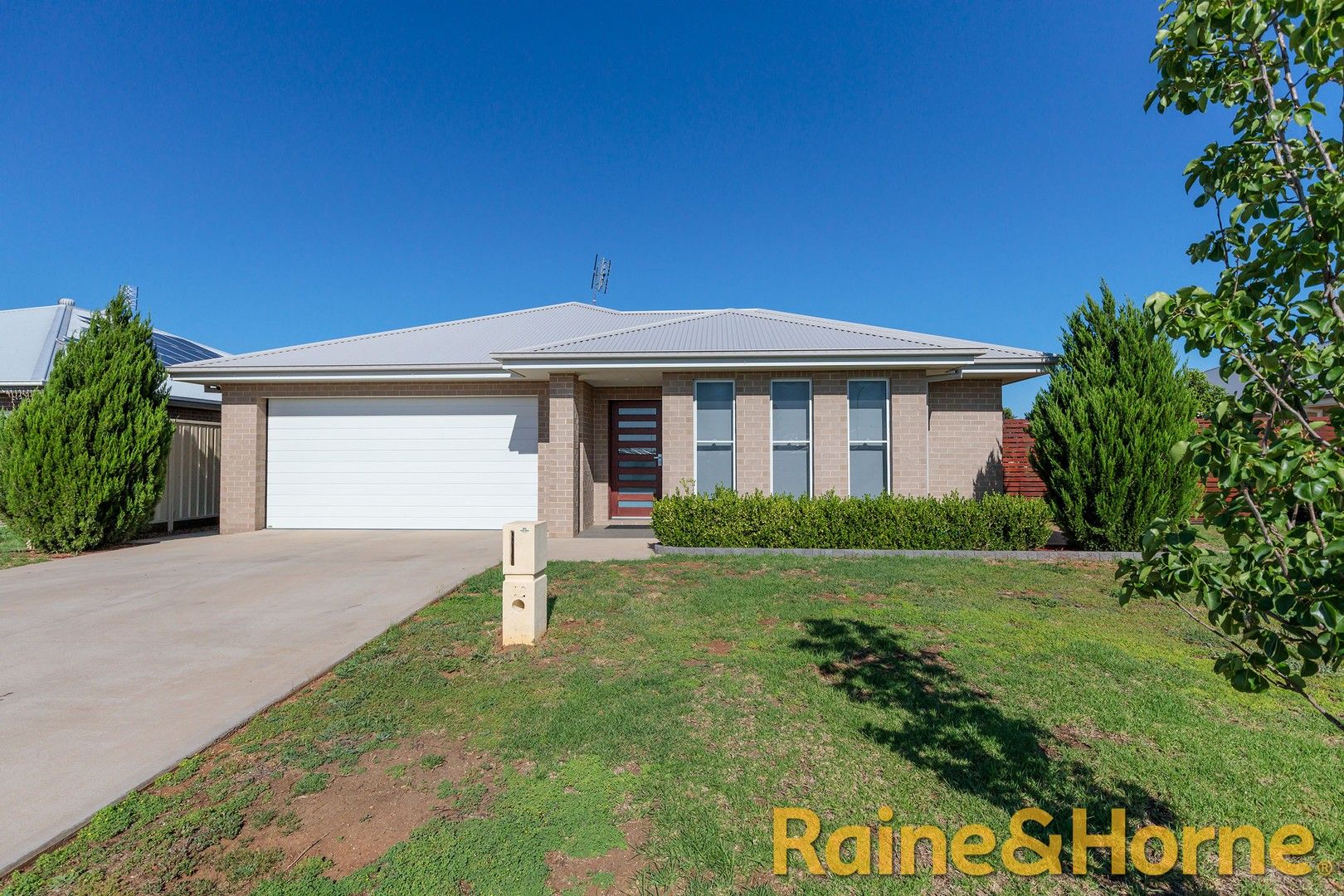 32 Hindmarsh Esplanade, Dubbo NSW 2830, Image 0