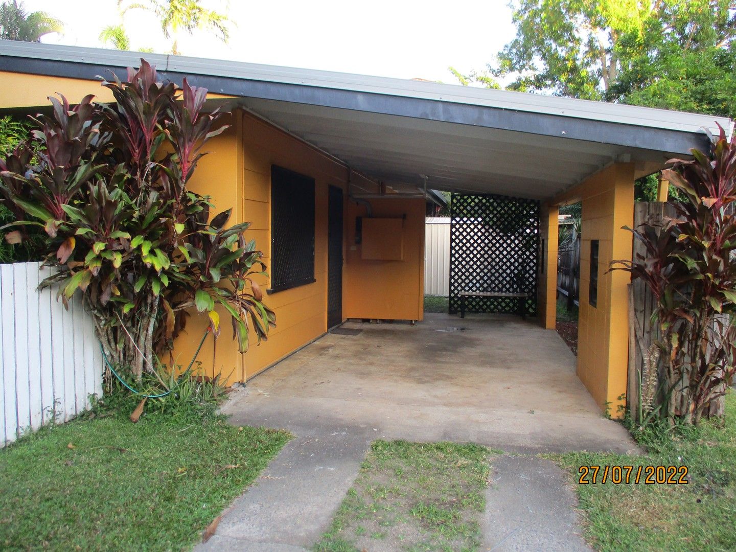 2 bedrooms Duplex in 1/36 Clifton Beach Road CLIFTON BEACH QLD, 4879