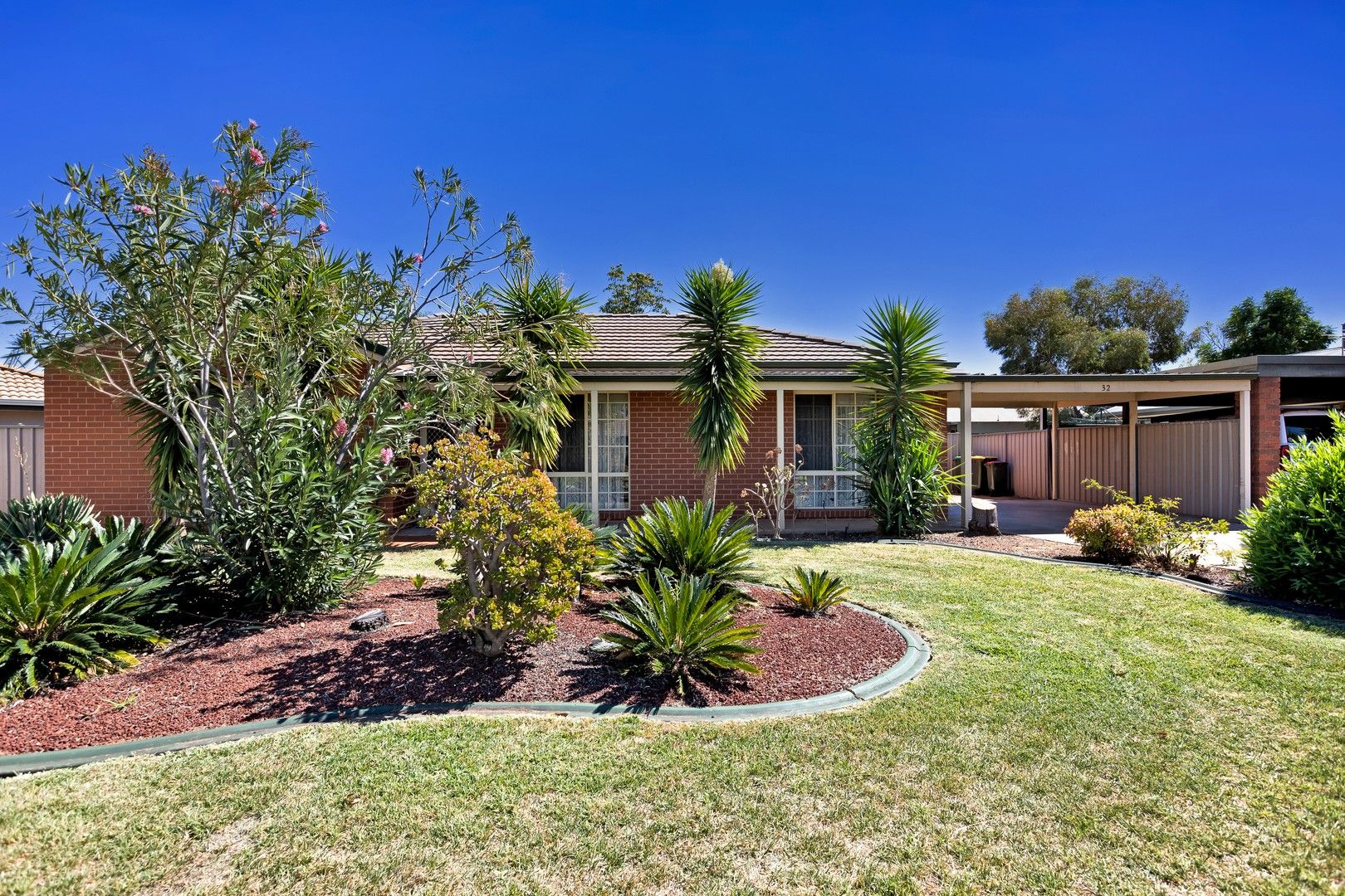 3 bedrooms House in 32 Batey Crescent MILDURA VIC, 3500