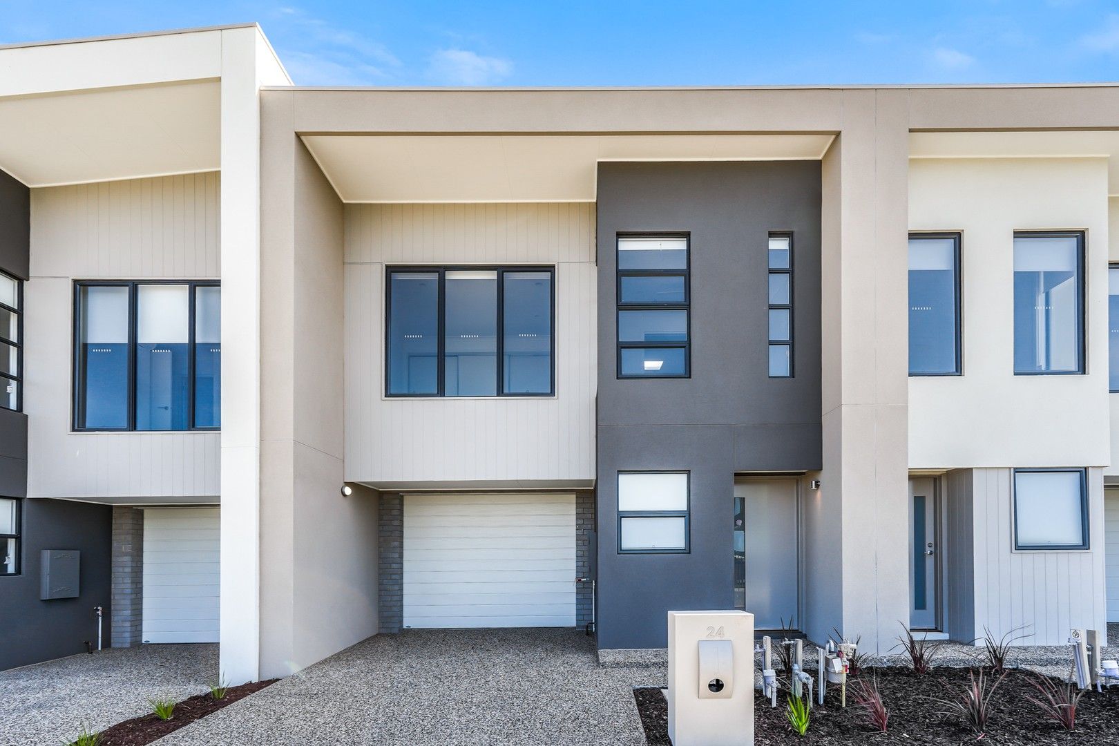 4 bedrooms Townhouse in 24 Cultivation Circuit CLYDE VIC, 3978