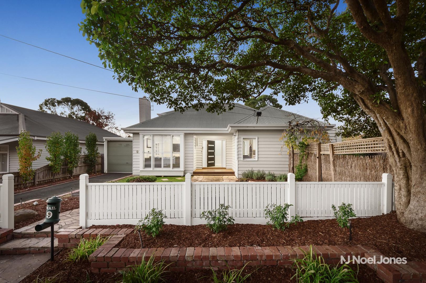 5 bedrooms House in 9 Elm Street BLACKBURN VIC, 3130