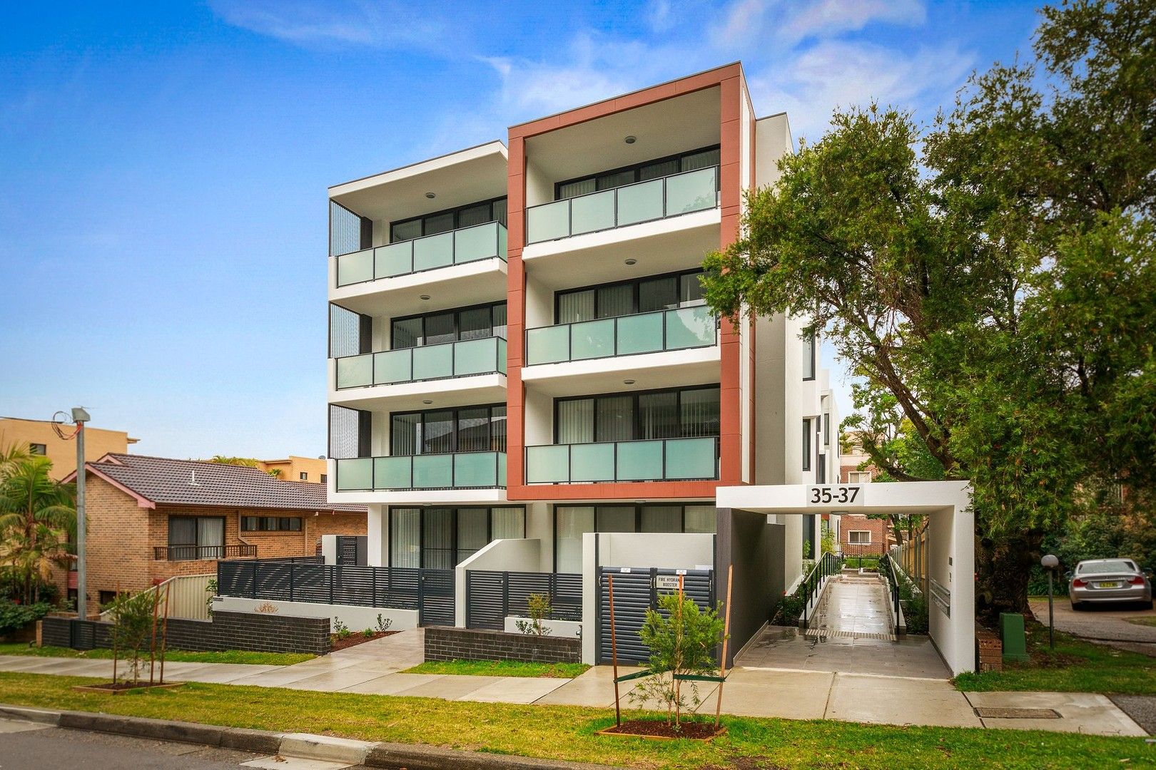 2 bedrooms Apartment / Unit / Flat in 14/35-37 Empress Street HURSTVILLE NSW, 2220