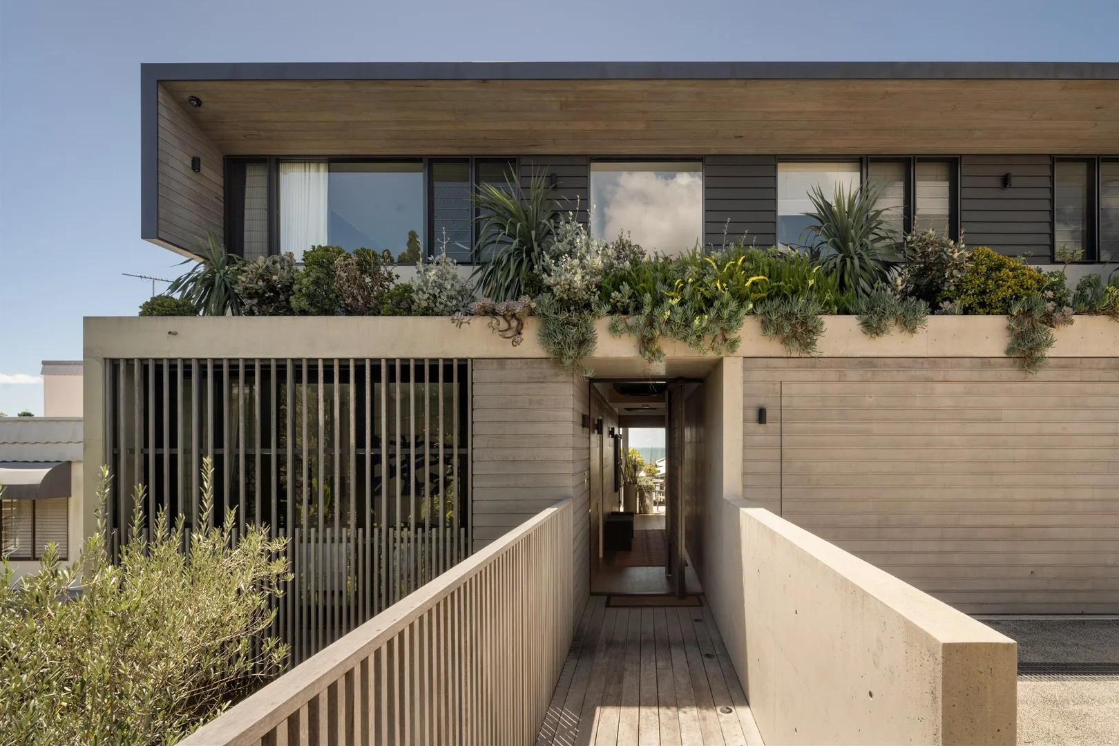 Primary image of 98 Oceana Terrace, Manly QLD 4179