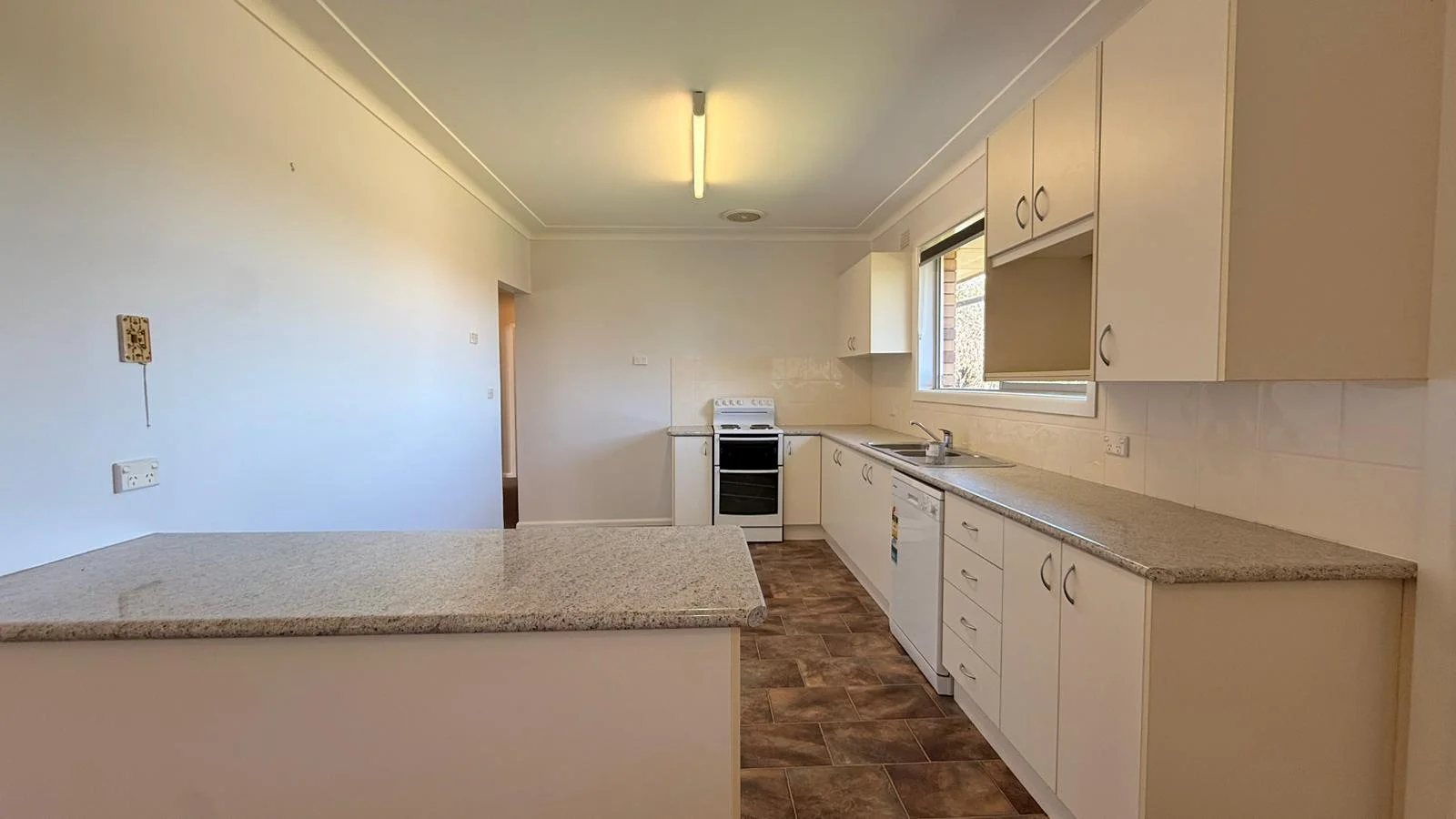 Additional image 6 of 21 Evans Parade, Parkes NSW 2870