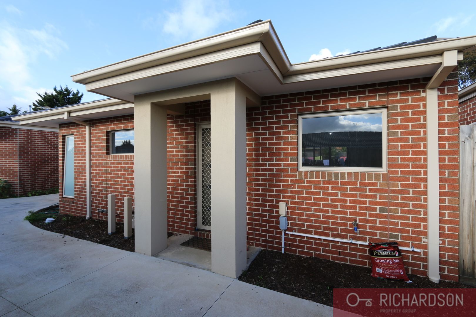 2 bedrooms Apartment / Unit / Flat in 2/35 McKenzie Crescent HOPPERS CROSSING VIC, 3029