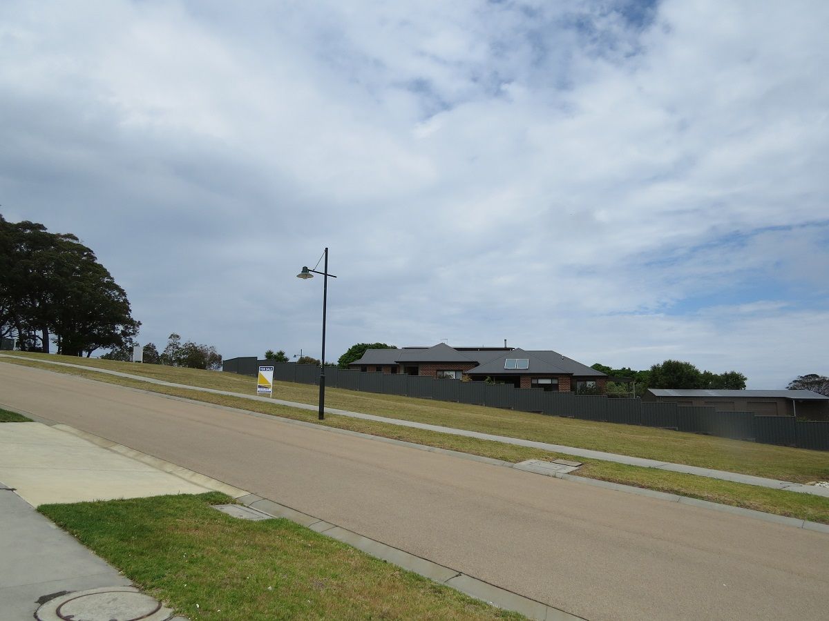 53 Country Club Drive, Lakes Entrance VIC 3909, Image 2