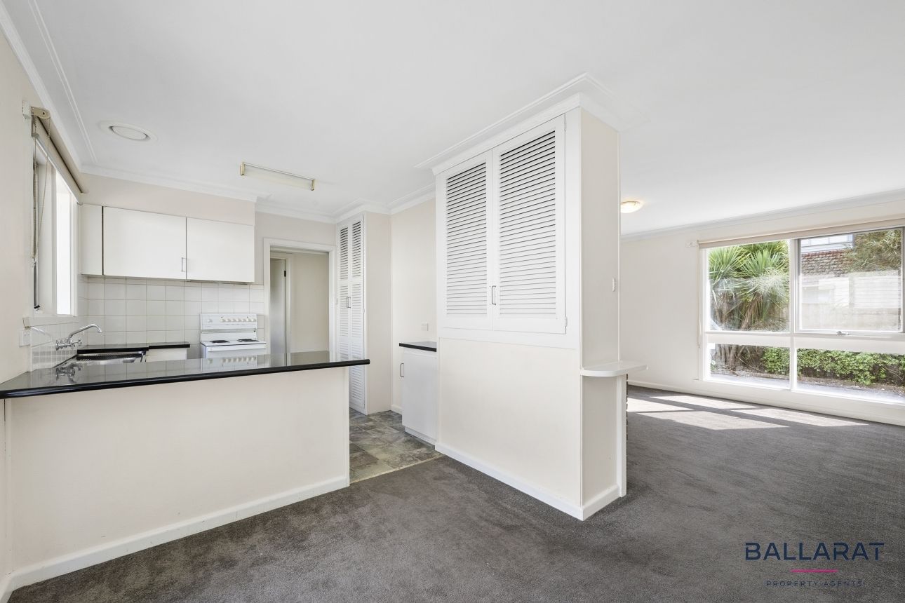 2/20 Pleasant Street, Newington VIC 3350, Image 2