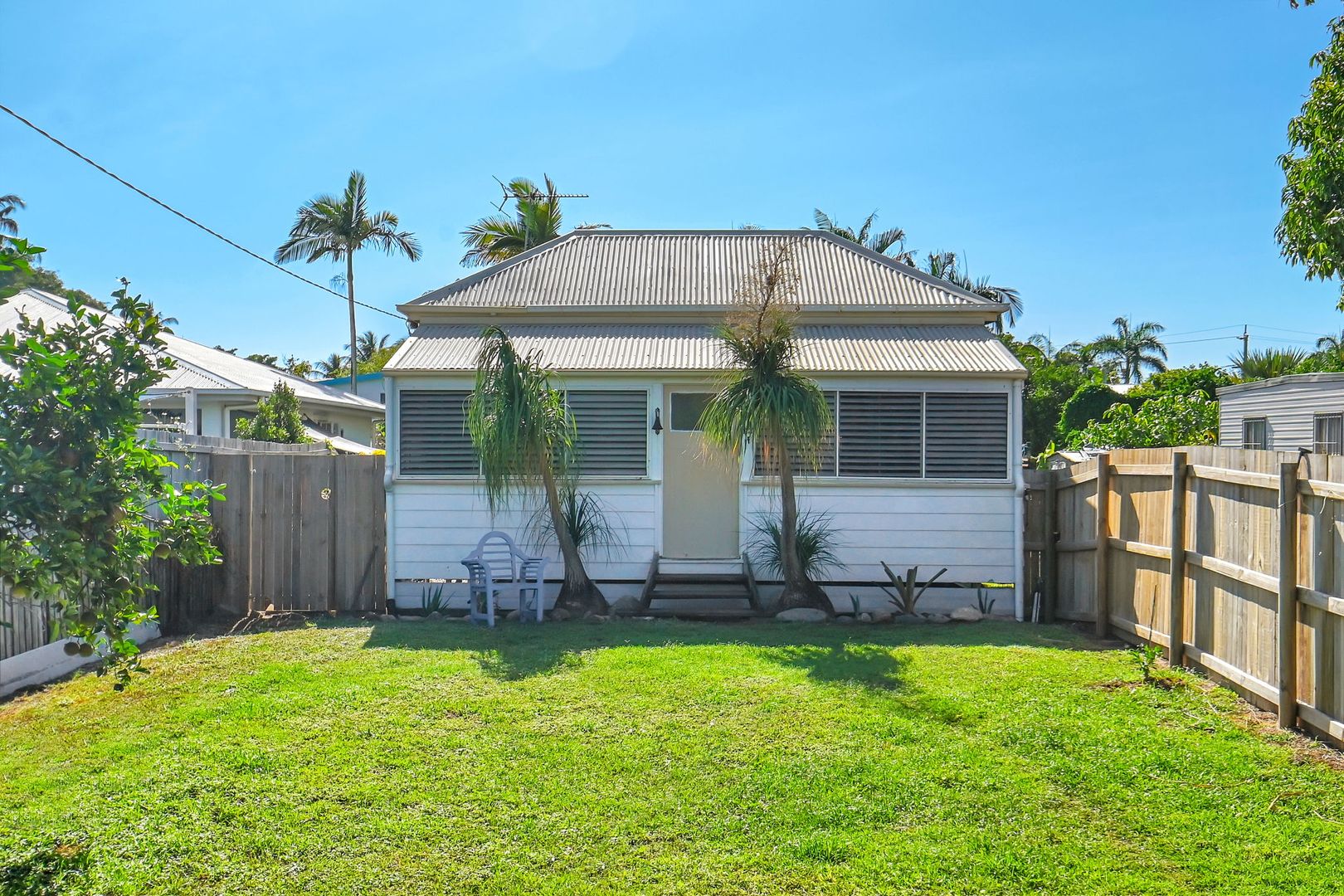 14 Coral Street, Saunders Beach QLD 4818, Image 2