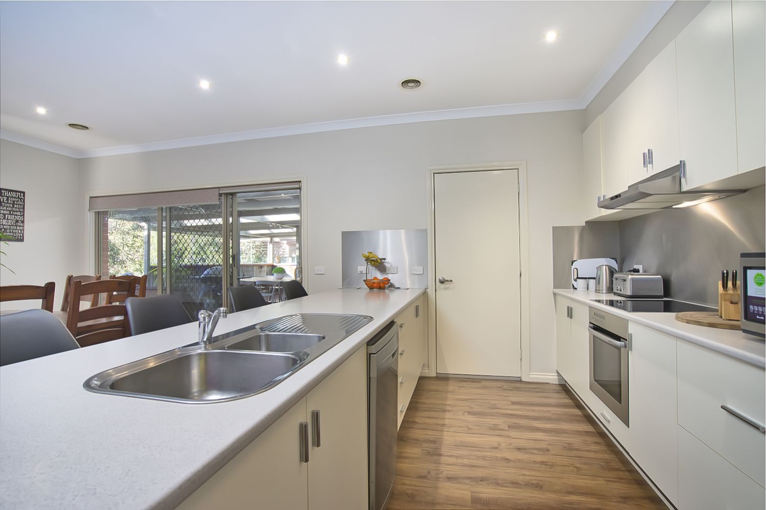 20 Faversham Avenue, Lake Gardens VIC 3355, Image 1