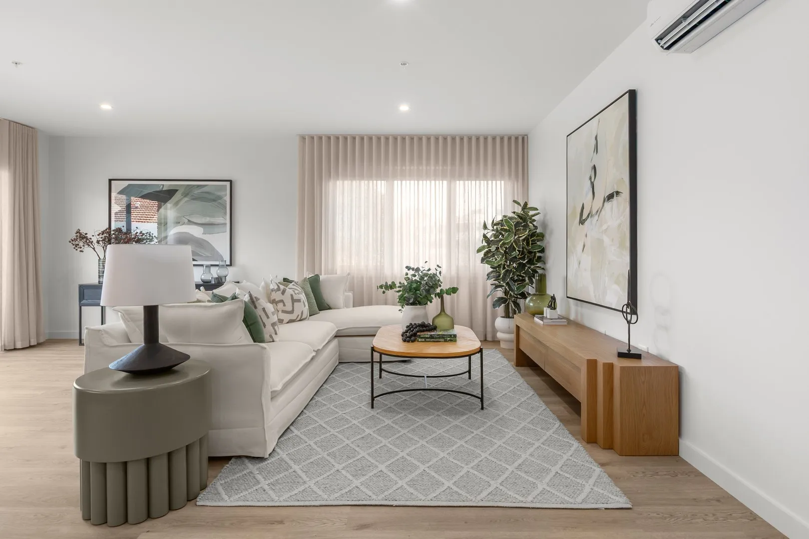 First-floor 2-bedroom corner apartment, Burwood