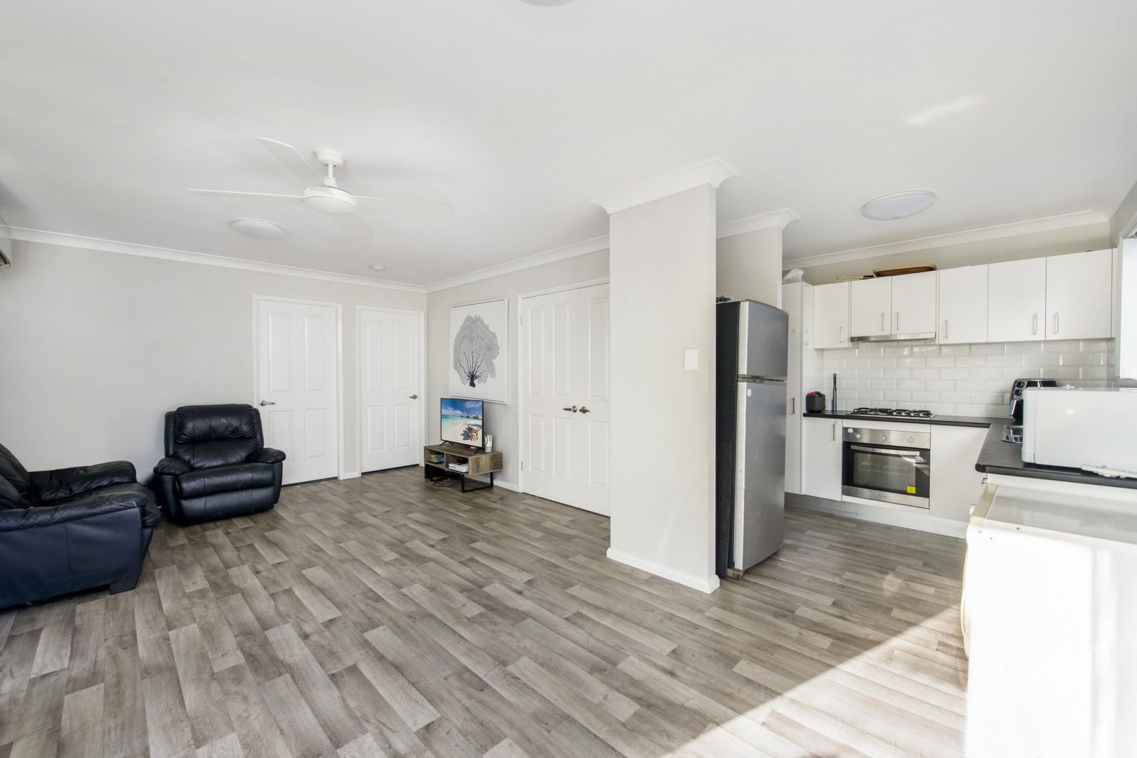 2 bedrooms Apartment / Unit / Flat in 48a Wandewoi Avenue SAN REMO NSW, 2262