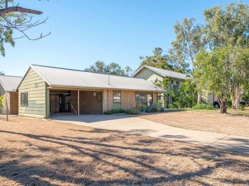 3 bedrooms House in 34 Comollatti Street BLACKWATER QLD, 4717