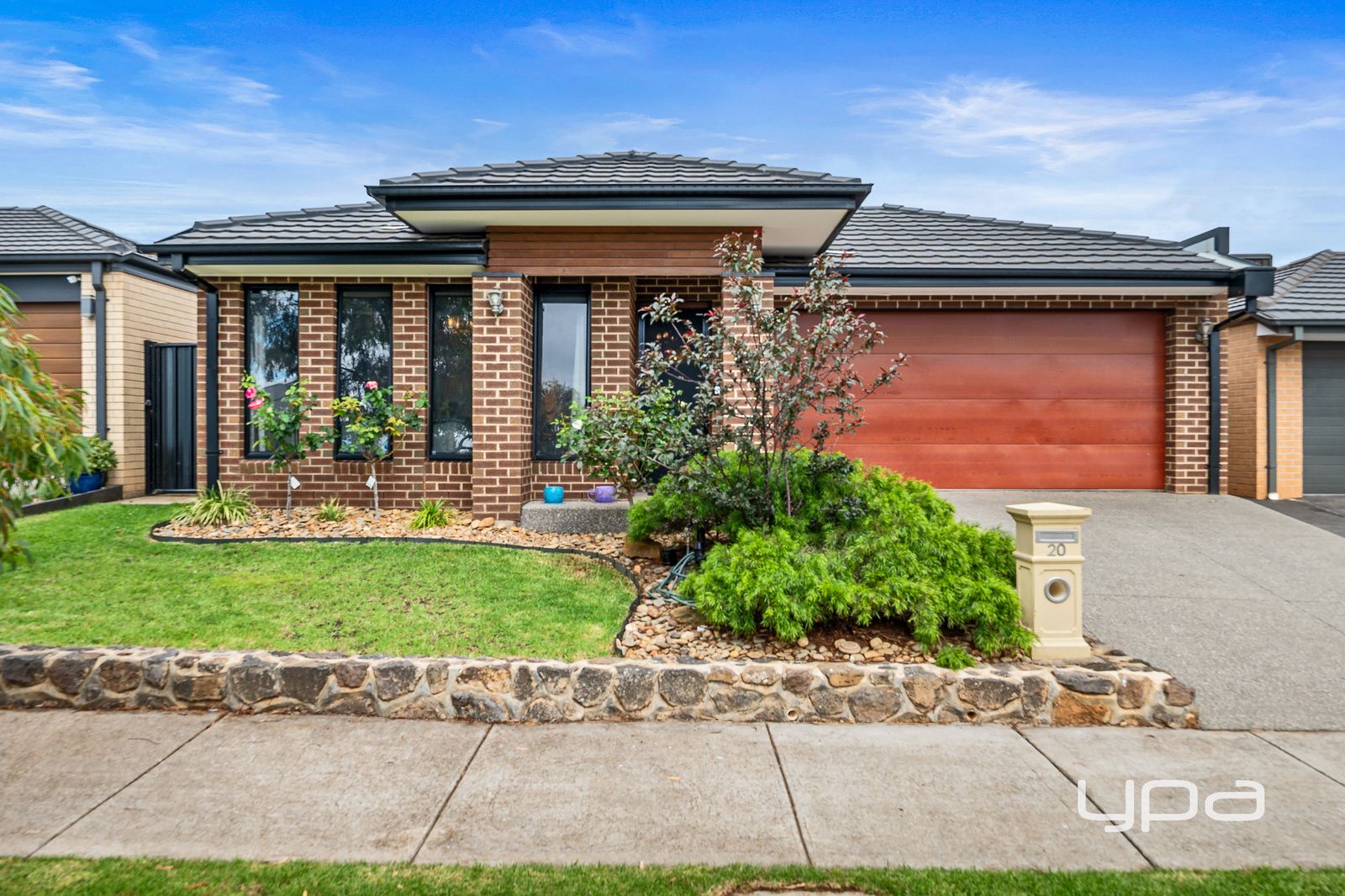 4 bedrooms House in 20 Caspar Place MADDINGLEY VIC, 3340