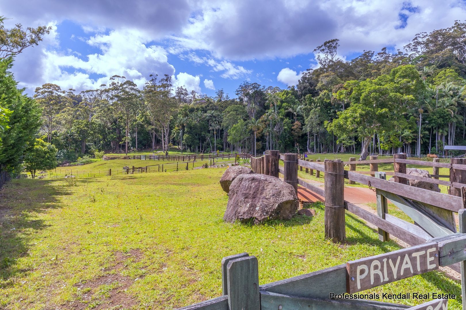 110 The Shelf Road, Tamborine Mountain QLD 4272, Image 2