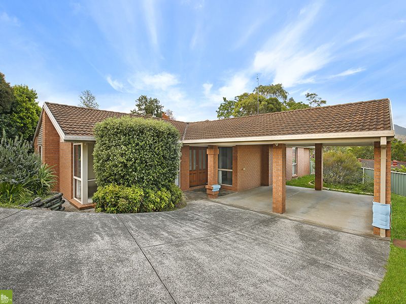 4 bedrooms House in 8 Deenyi Close CORDEAUX HEIGHTS NSW, 2526