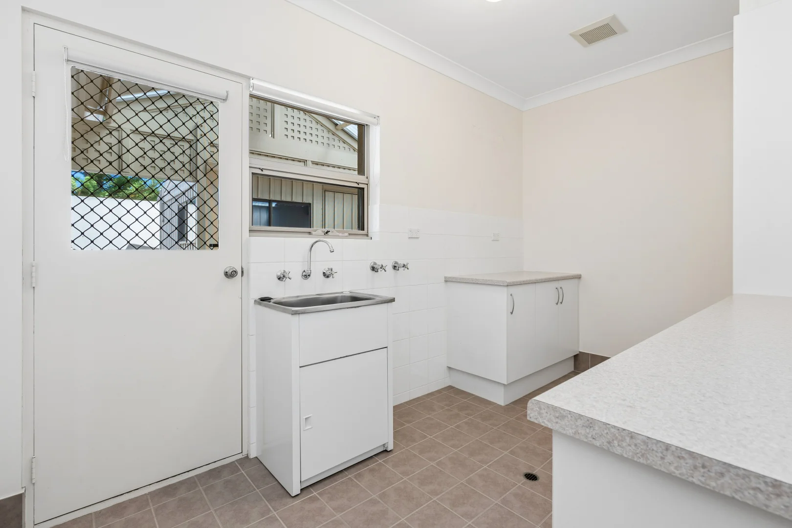 Additional image 10 of 5 Bluelake Court, Tennyson SA 5022