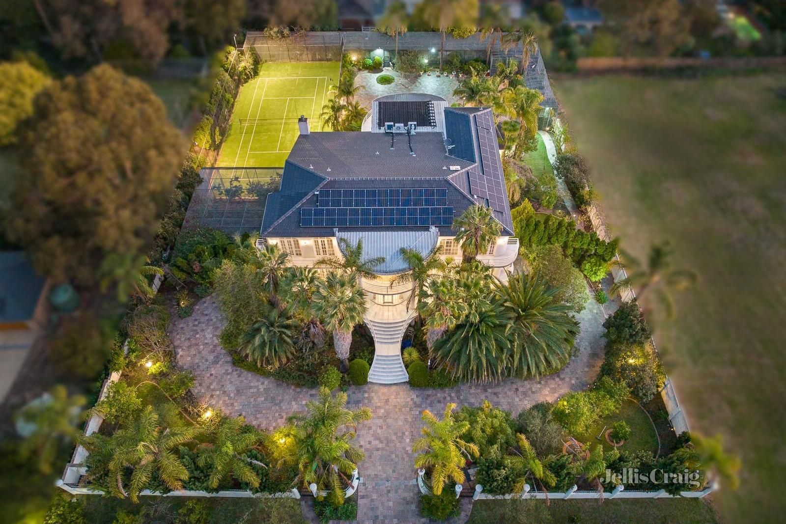 16 Bamfield Close, Templestowe Property History & Address Research