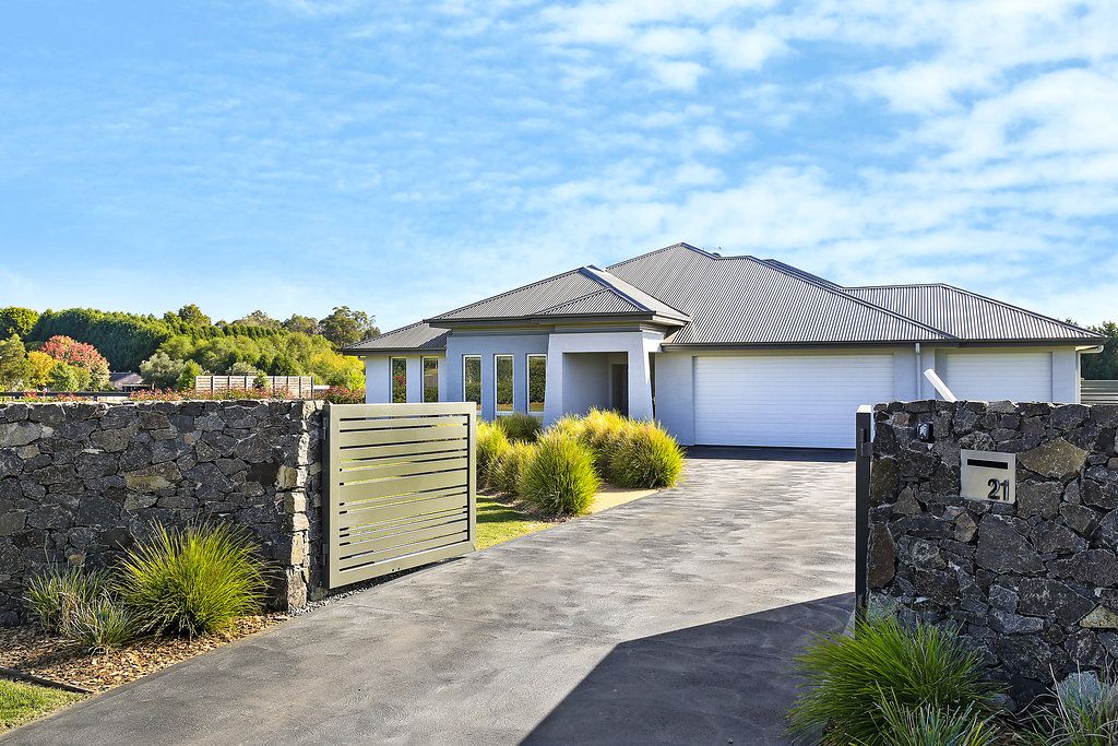 21 Windsor Crescent, Moss Vale NSW 2577, Image 0