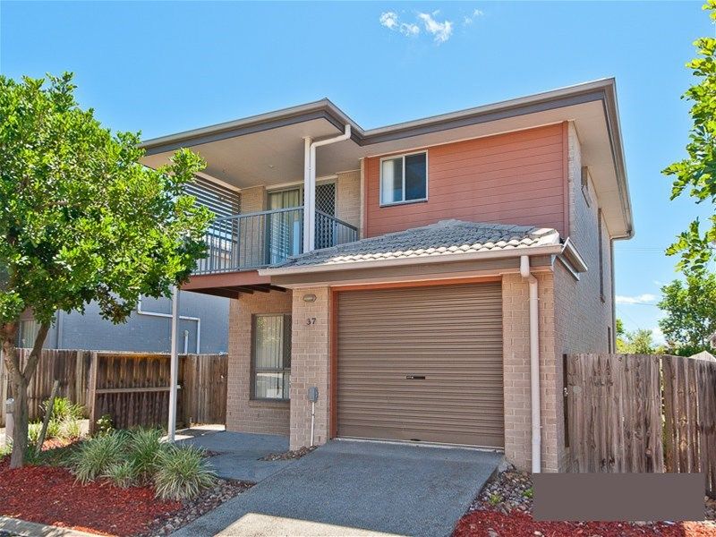 3 bedrooms Townhouse in 37/8 Ruocco Street BRACKEN RIDGE QLD, 4017