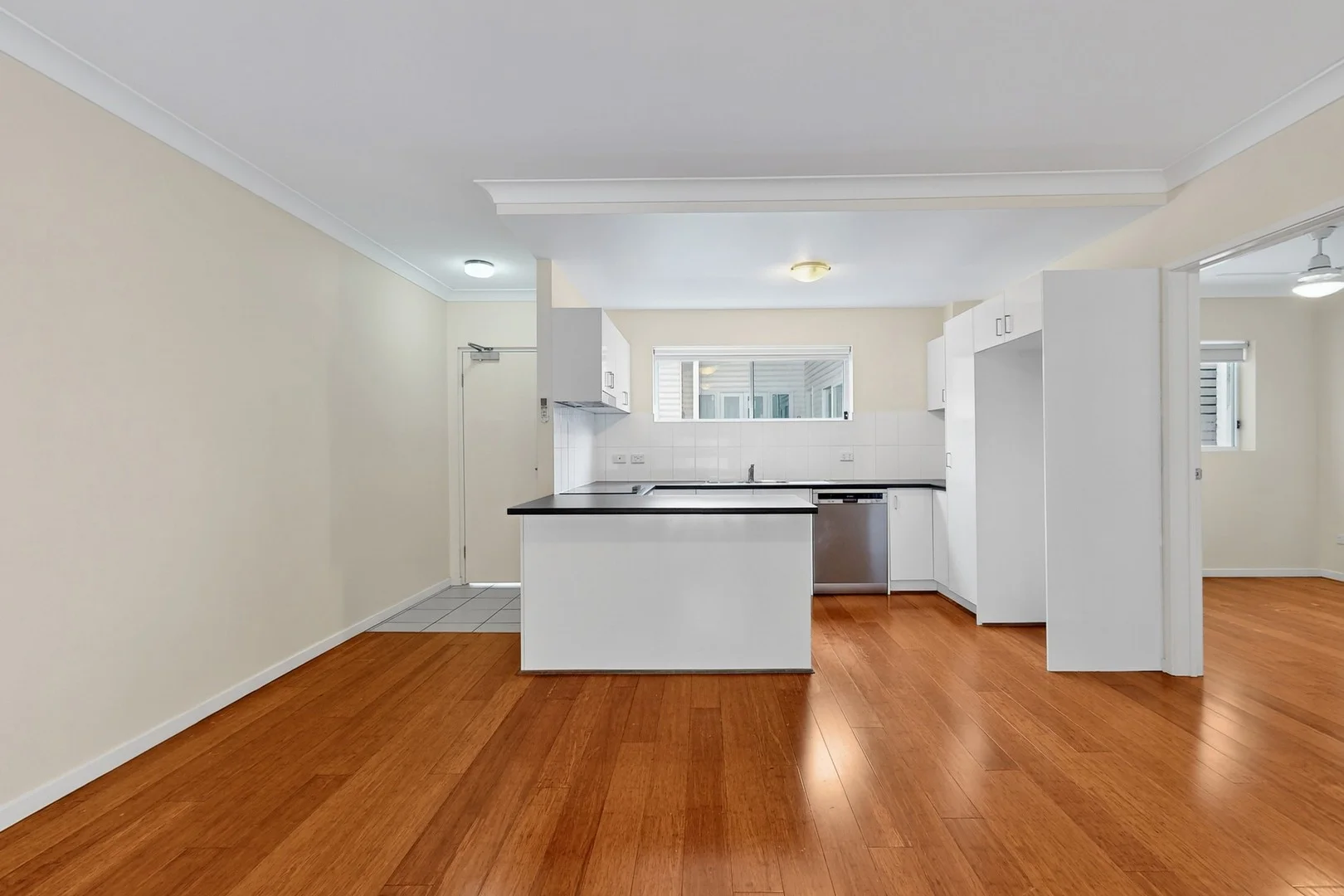 2/16 Explorer Street, Toowong QLD 4066