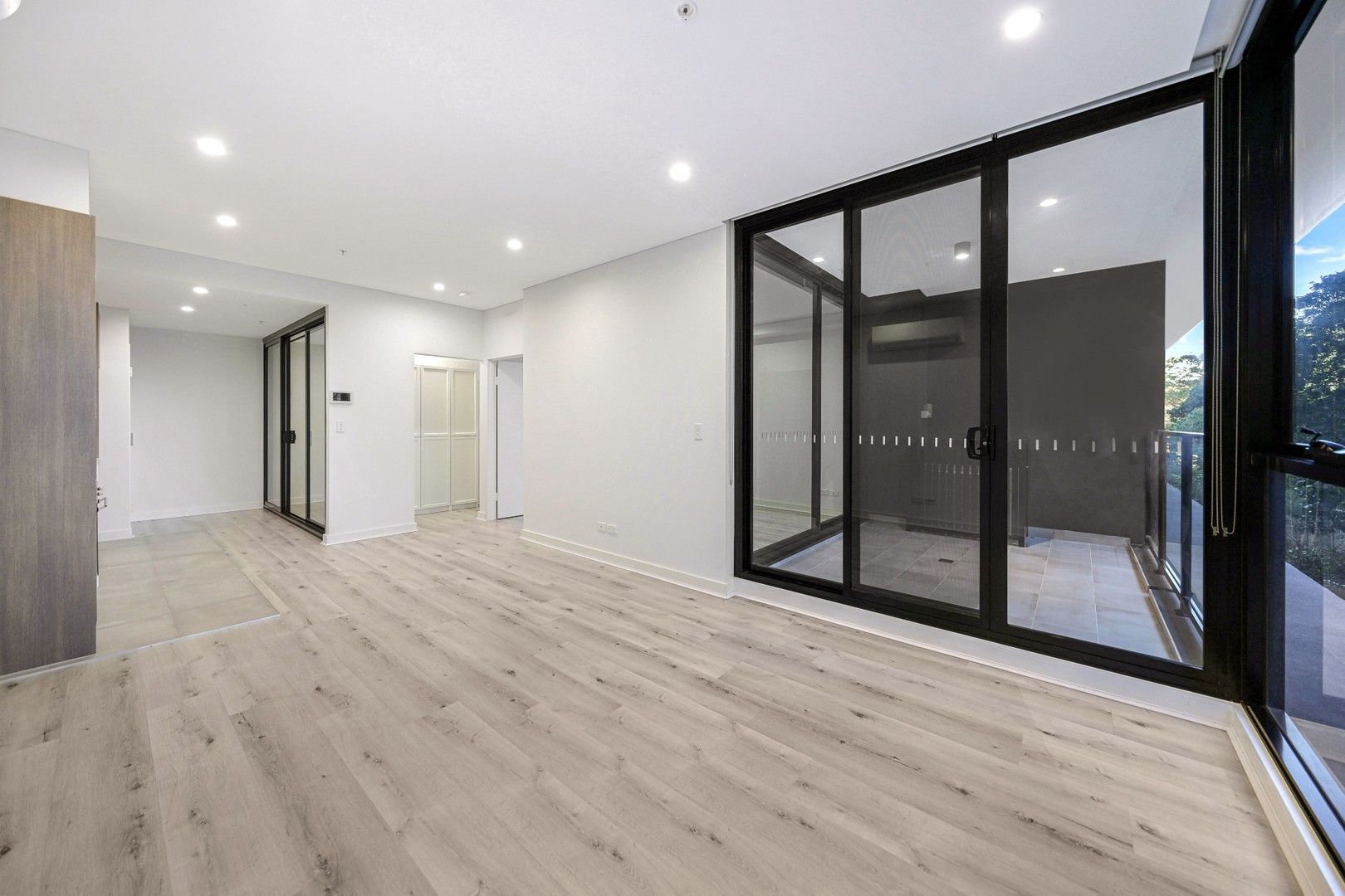 1 bedrooms Apartment / Unit / Flat in 214/79 Regent Street KOGARAH NSW, 2217