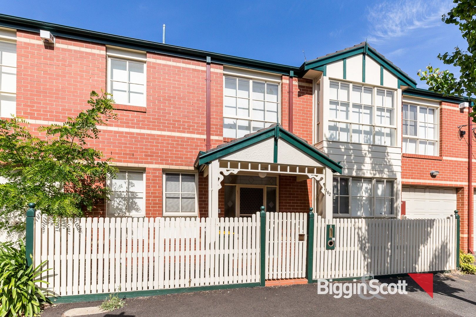 3 bedrooms Townhouse in 2/162 Buckingham St RICHMOND VIC, 3121