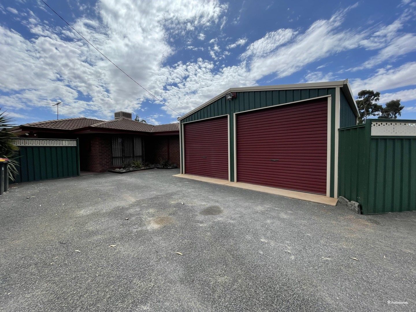 2 bedrooms Apartment / Unit / Flat in 1/8 Dixon Court SOUTH KALGOORLIE WA, 6430