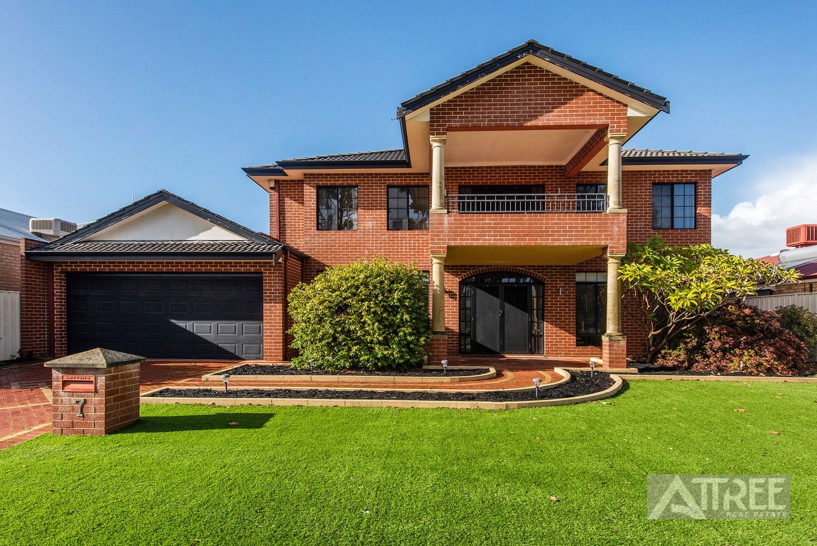 4 bedrooms House in 7 Palatine Crescent CANNING VALE WA, 6155