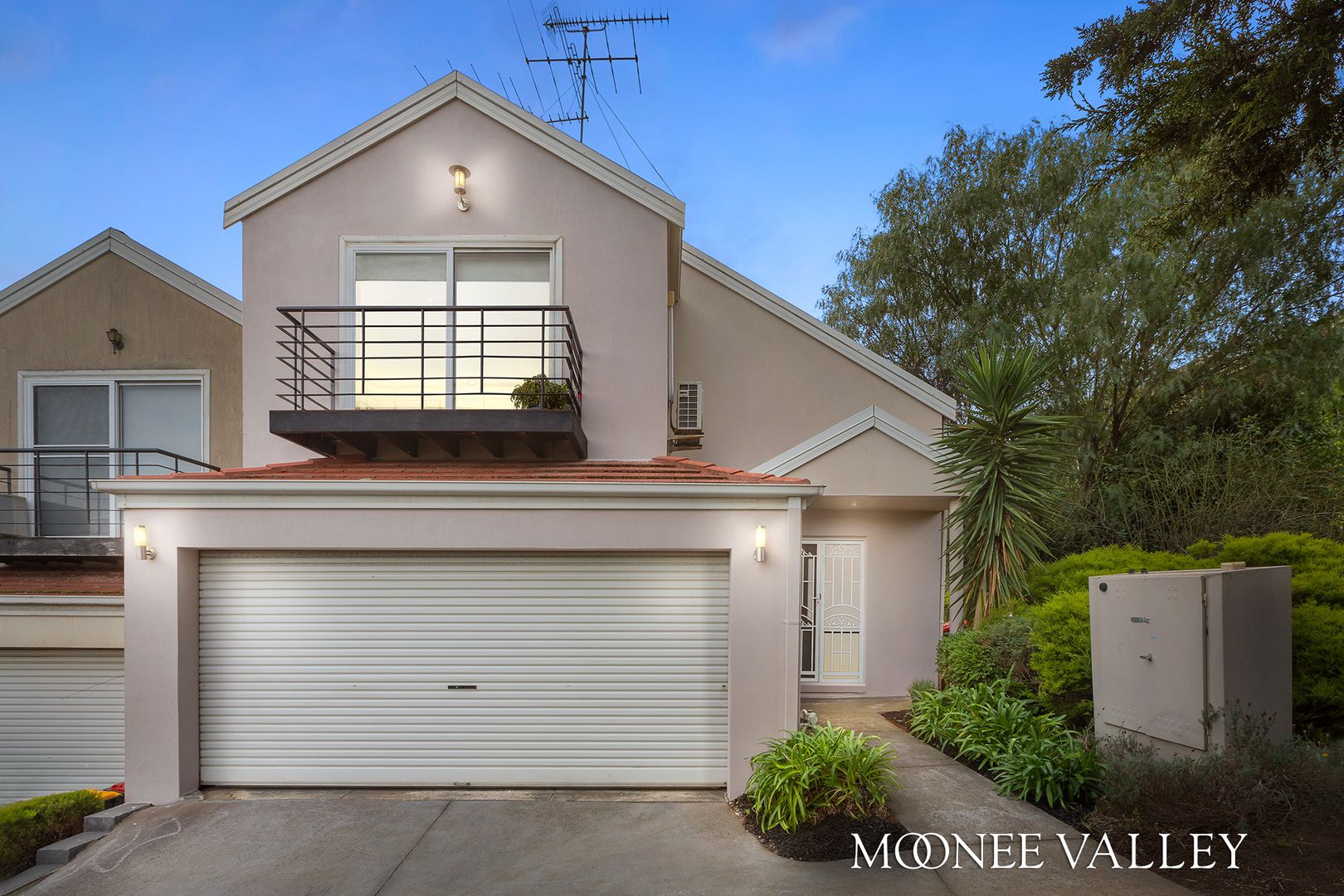 4/9B Weyburn Place, Avondale Heights VIC 3034