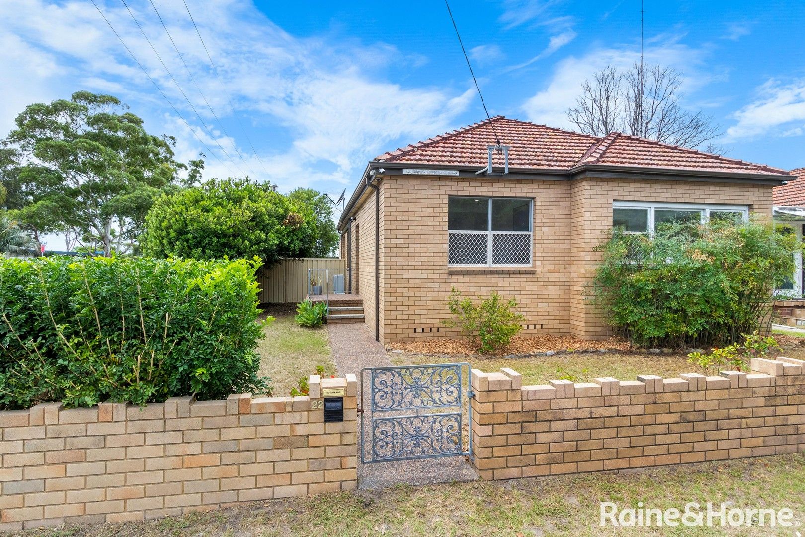 22 Ernest Street, Belmont NSW 2280, Image 0