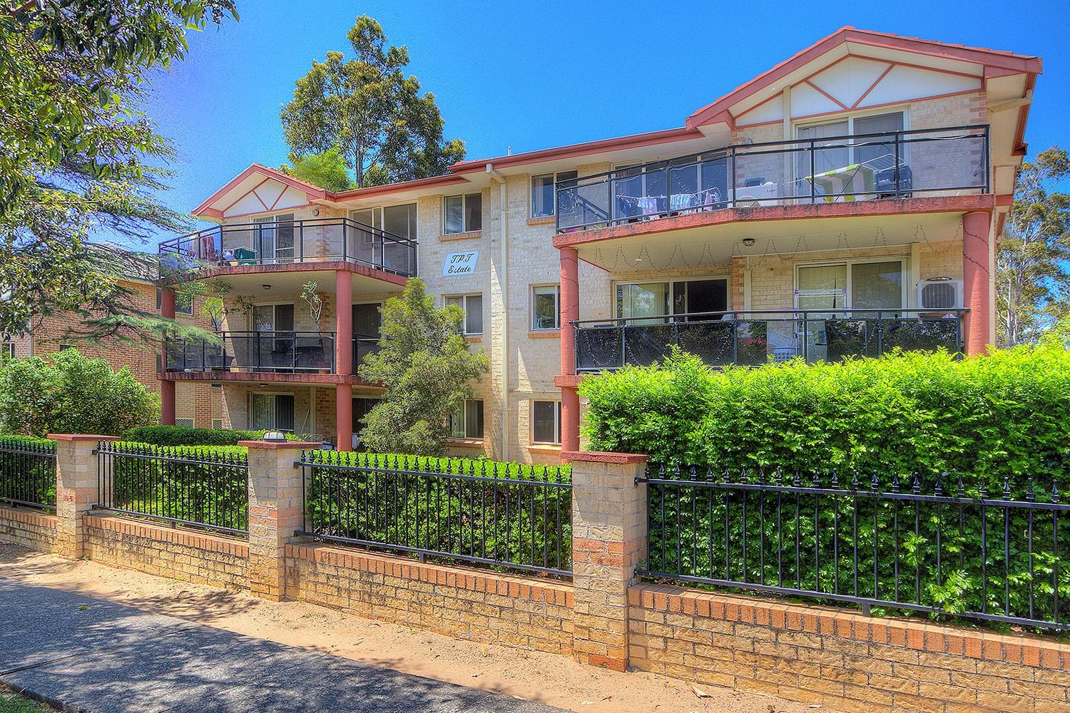 2 bedrooms Apartment / Unit / Flat in 3/176-178 Station Street WENTWORTHVILLE NSW, 2145