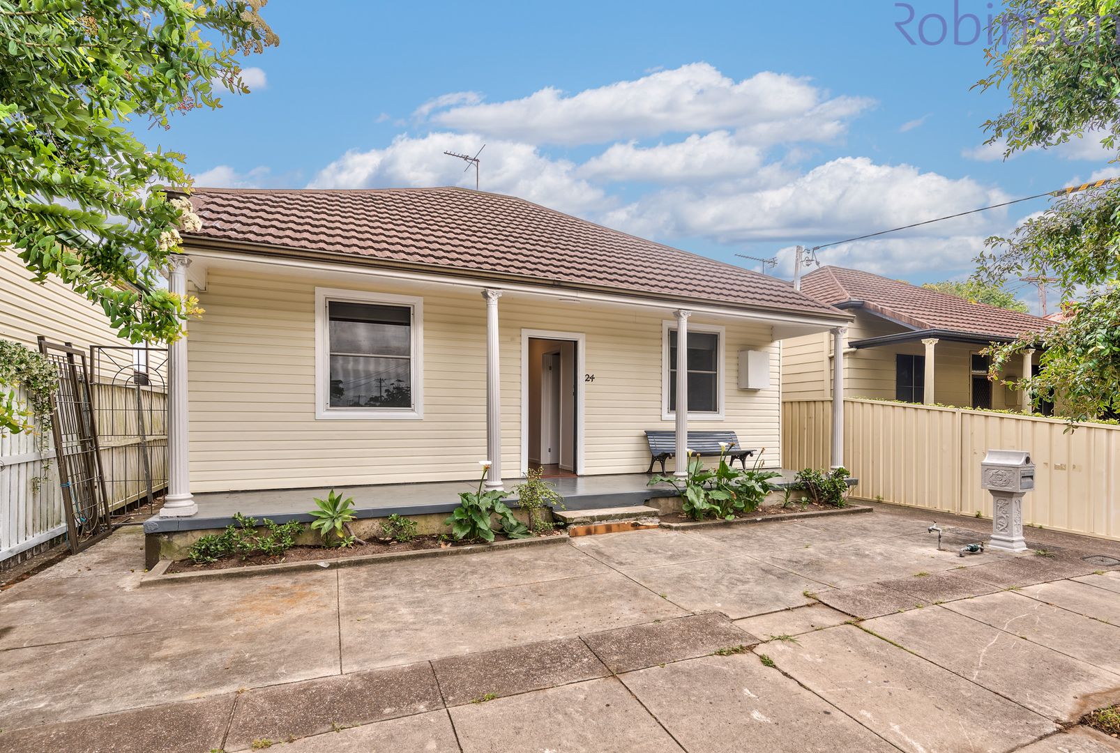 24 Mounter Street, Mayfield East Property History & Address Research