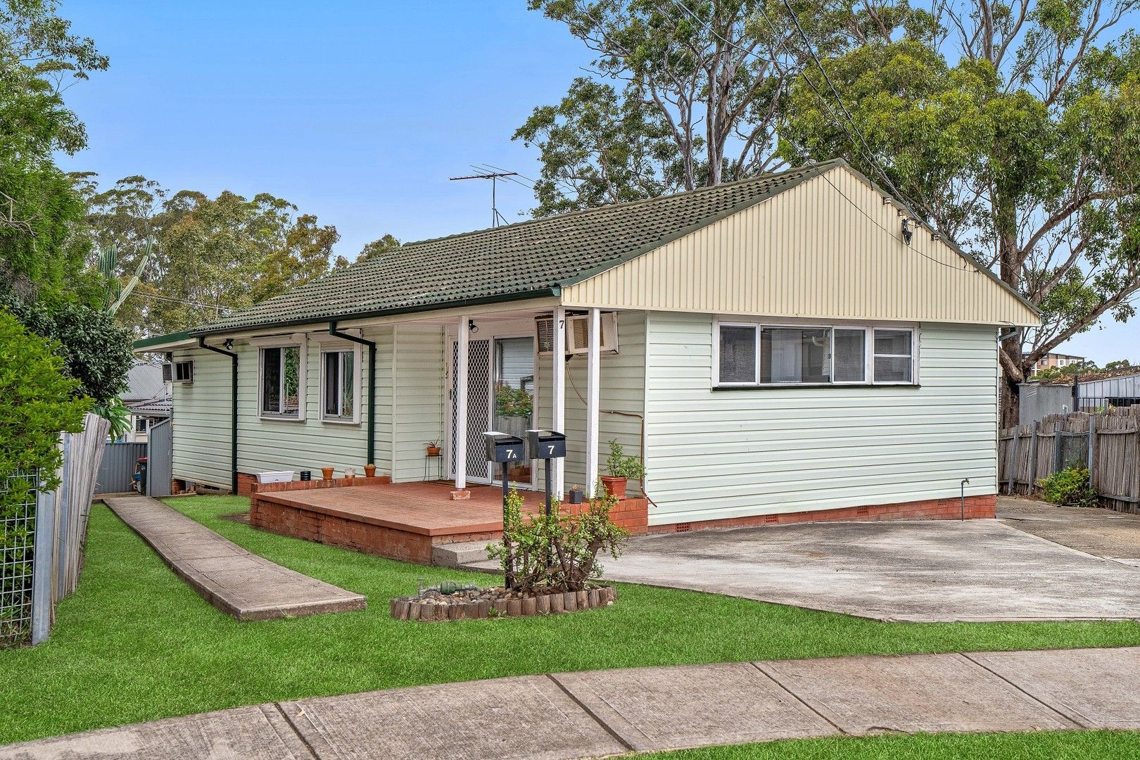 7 & 7a De Witt Place, Fairfield West NSW 2165, Image 0