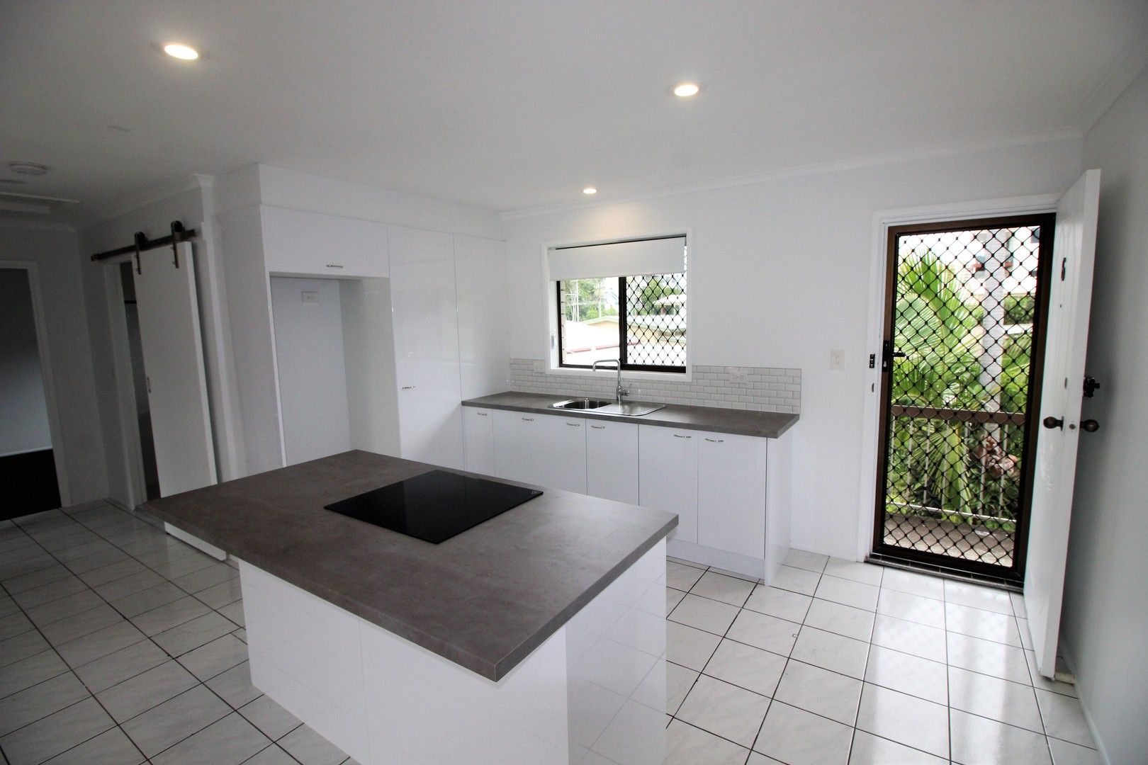 2 bedrooms Apartment / Unit / Flat in 6/14 Burleigh Street BURLEIGH HEADS QLD, 4220