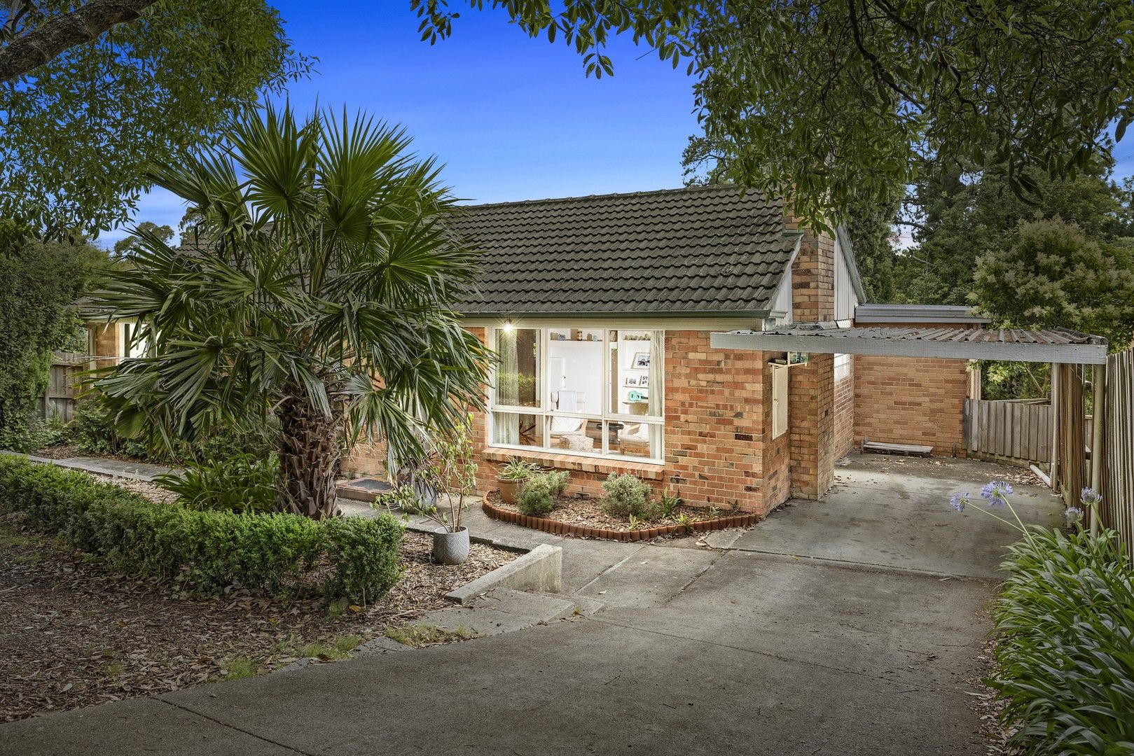 4 bedrooms House in 15 Montalbo Road RINGWOOD NORTH VIC, 3134