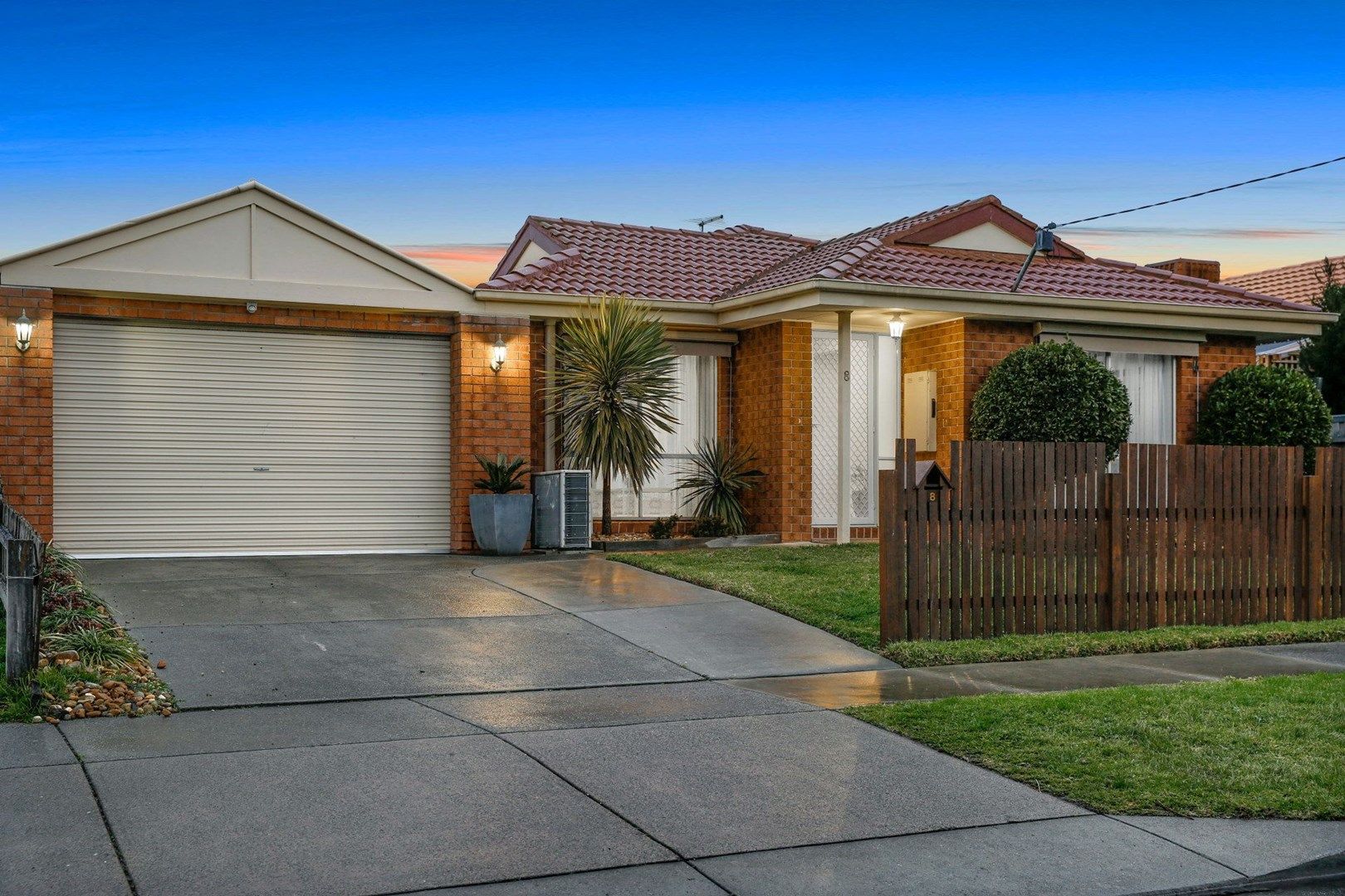 8 Allemby Drive, Cranbourne West VIC 3977, Image 0