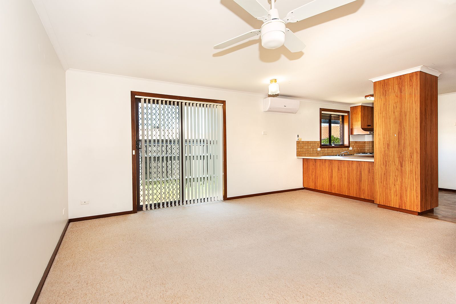 2/479 Neville Street, Lavington NSW 2641, Image 2