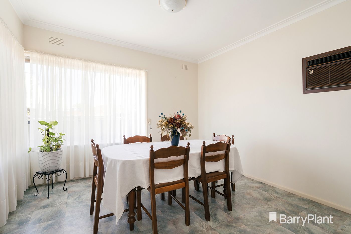 52 Banff Street, Reservoir VIC 3073, Image 2