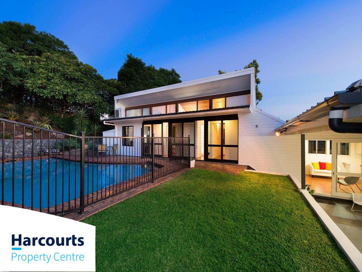 5 bedrooms House in 52 Sirius Street COORPAROO QLD, 4151