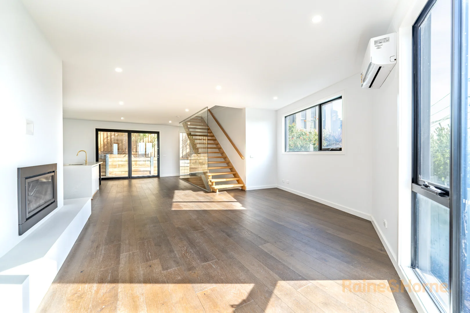Additional image 2 of 1/110 Lebanon Street, Strathmore VIC 3041