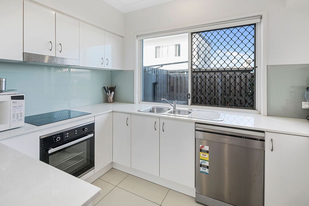 20/57 Charles Canty Drive, Wellington Point QLD 4160, Image 2
