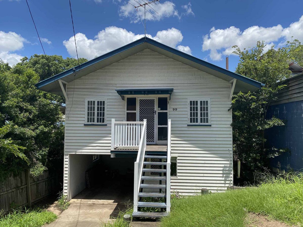 5 bedrooms House in 99 Sir Fred Schonell Drive ST LUCIA QLD, 4067