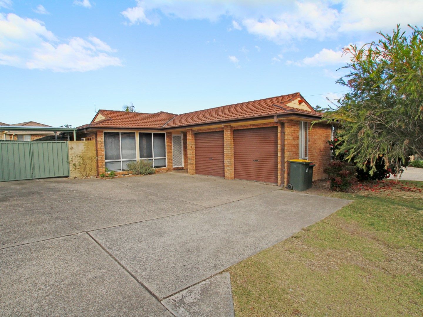 4 bedrooms House in 66 Tradewinds Avenue SUSSEX INLET NSW, 2540