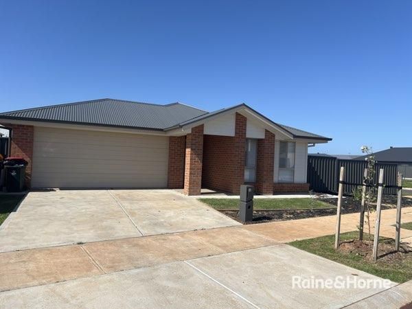 4 bedrooms House in 80 Correa Street MUNNO PARA SA, 5115
