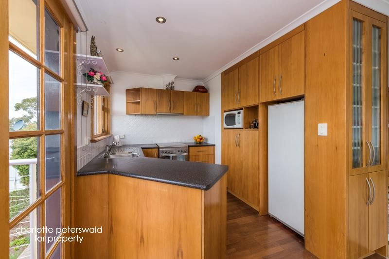 4 Illawong Crescent, TAROONA TAS 7053, Image 1