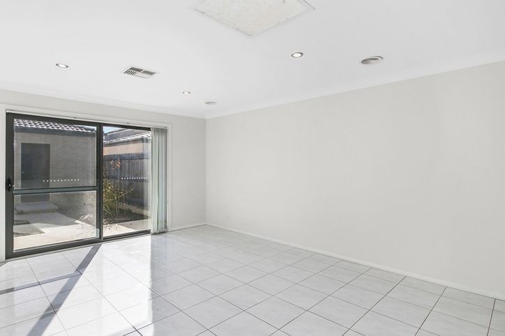 25 David Miller Crescent, CASEY ACT 2913, Image 2