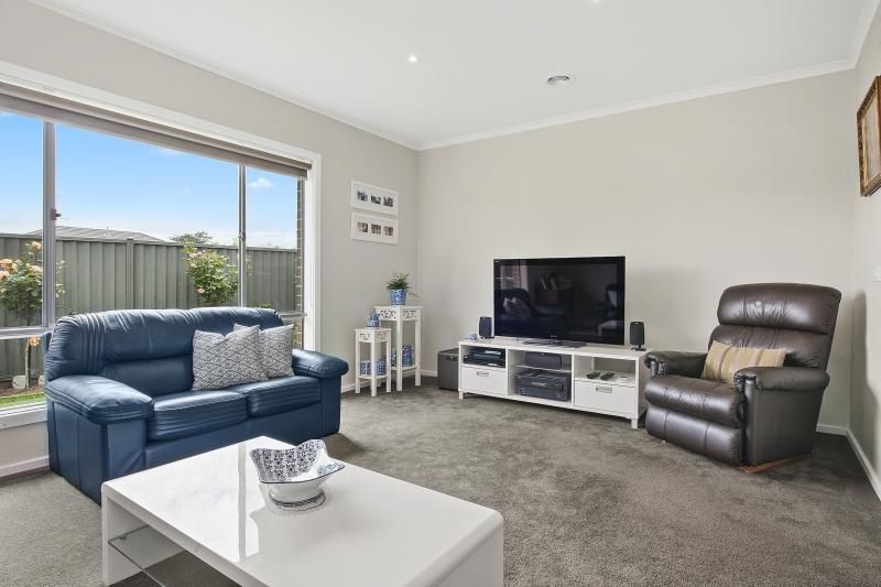 4 Rindle Close, Delacombe VIC 3356, Image 2