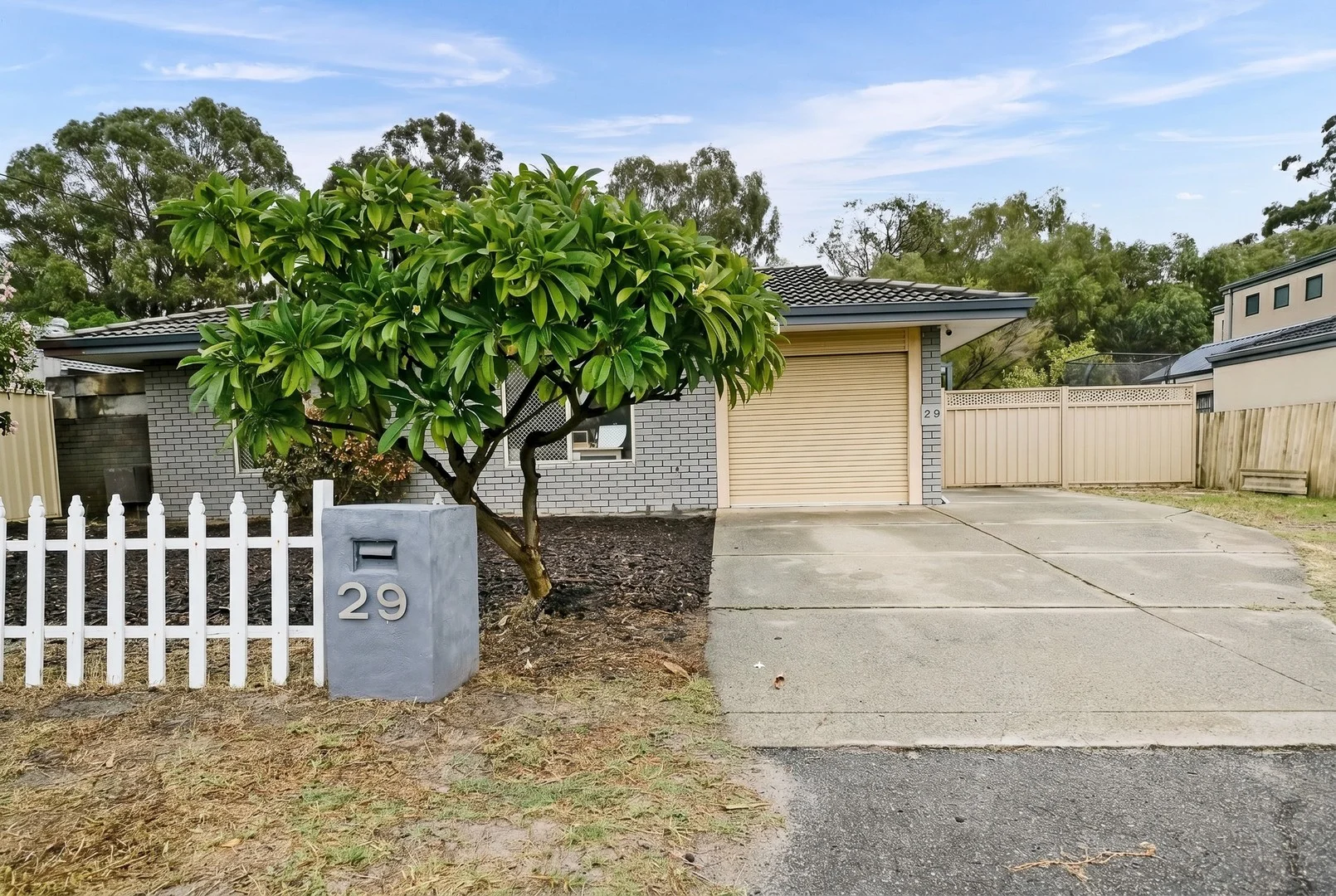 29 Woburn Way, Kelmscott WA 6111